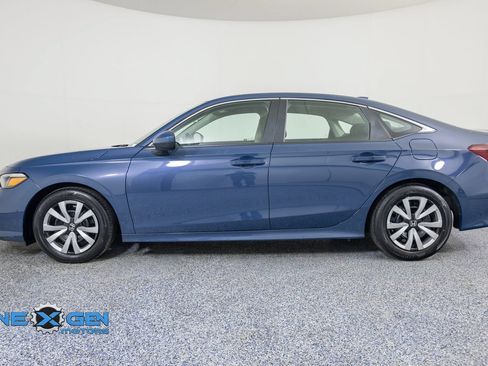 Used 2025 Honda Civic LX image 4