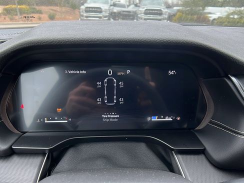 New 2025 Jeep Grand Cherokee L Altitude image 24