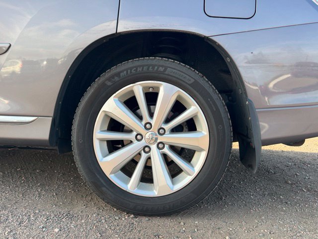 Used 2011 Toyota Highlander Limited AWD/4WD image 13