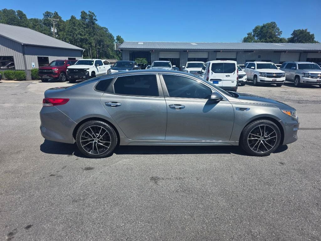 Used 2016 Kia Optima LX w/ LX Convenience Package FWD image 4