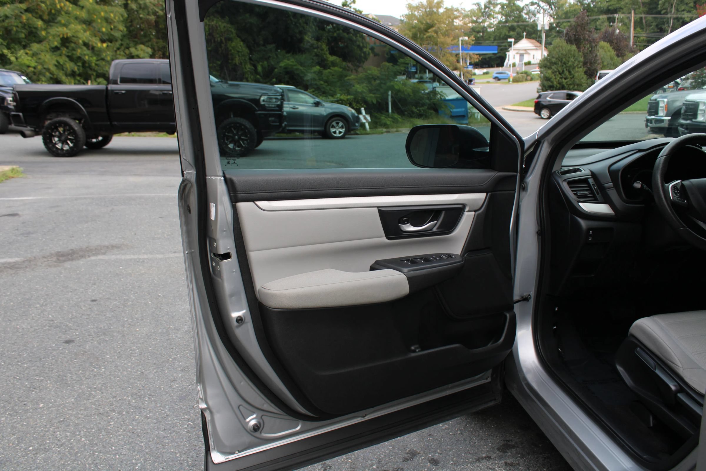 Used 2019 Honda CR-V LX image 22