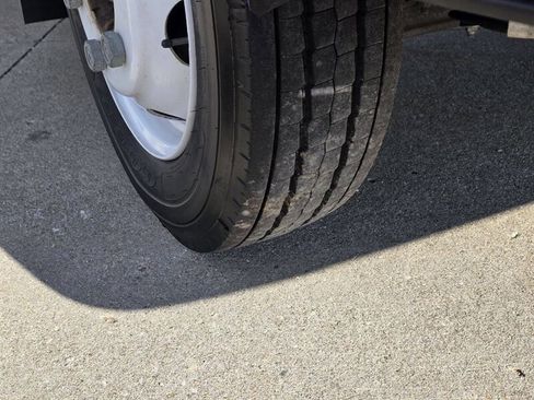 Used 2021 Isuzu NPR image 25