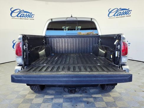 Used 2023 Toyota Tacoma TRD Off-Road image 5