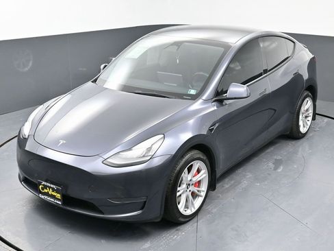 Used 2023 Tesla Model Y Long Range image 46