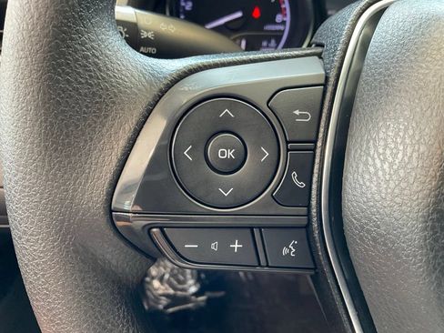 Used 2019 Toyota Camry LE FWD image 12