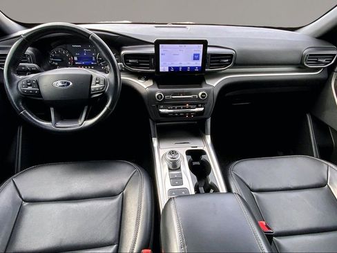 Used 2020 Ford Explorer XLT w/ Equipment Group 202A image 15