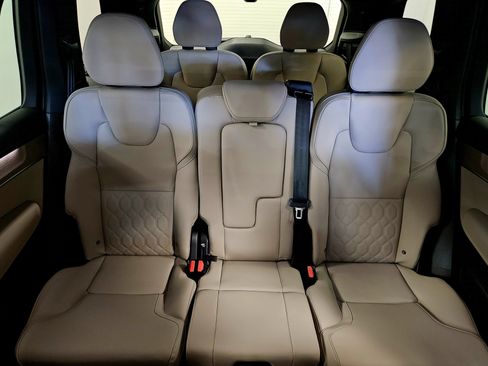 New 2026 Volvo XC90 T8 Plus w/ Protection Package AWD/4WD image 41