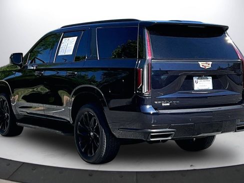 Used 2021 Cadillac Escalade Premium Luxury w/ LPO, Illumination Package AWD/4WD image 7