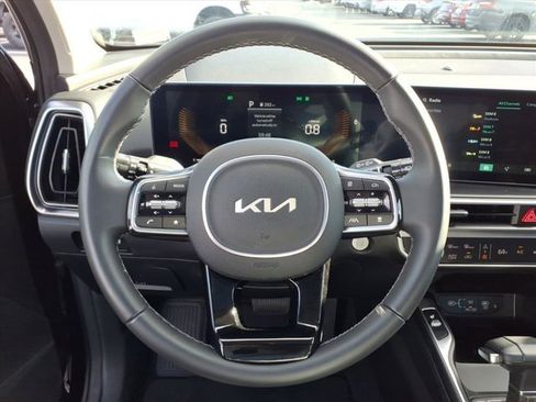 Used 2025 Kia Sorento EX w/ Panoramic Sunroof Package image 20
