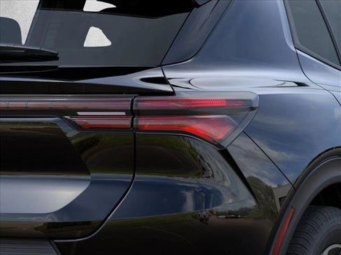 New 2026 Chevrolet Equinox EV LT FWD image 11
