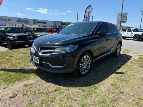 Used 2017 Lincoln MKX Reserve AWD/4WD image 3