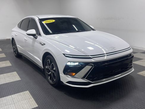 Used 2025 Hyundai Sonata SEL FWD image 23