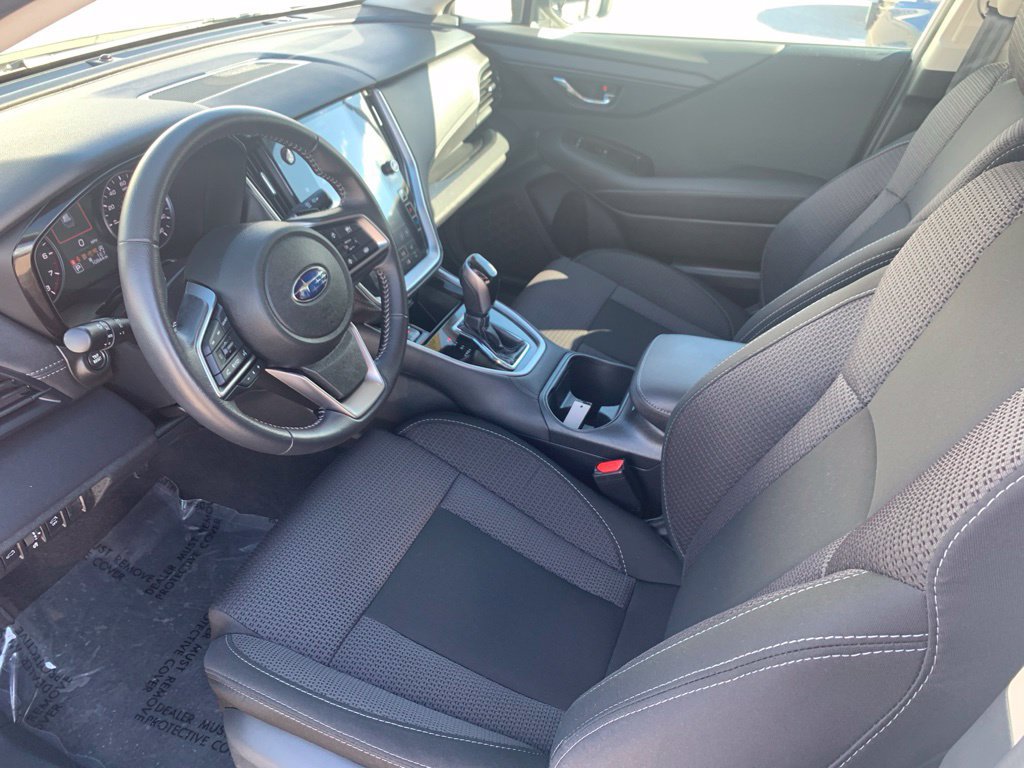 Used 2025 Subaru Outback Premium AWD/4WD image 14