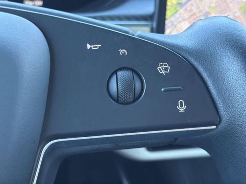 Used 2023 Tesla Model X Plaid image 12