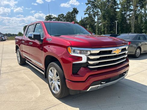 Used 2024 Chevrolet Silverado 1500 High Country w/ High Country Premium Package AWD/4WD image 2