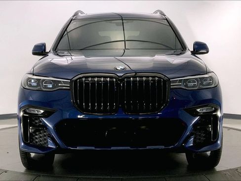 Used 2021 BMW X7 xDrive40i w/ M Sport Package AWD/4WD image 2