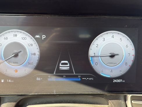 Used 2023 Hyundai Elantra Limited FWD image 10