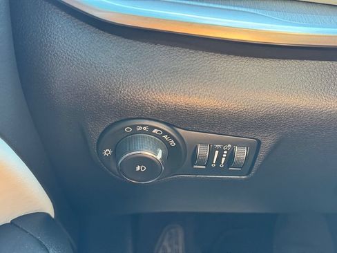 Used 2025 Jeep Compass Limited AWD/4WD image 31