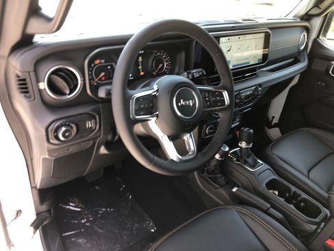 New 2025 Jeep Wrangler Unlimited Sahara w/ Safety Group AWD/4WD image 14