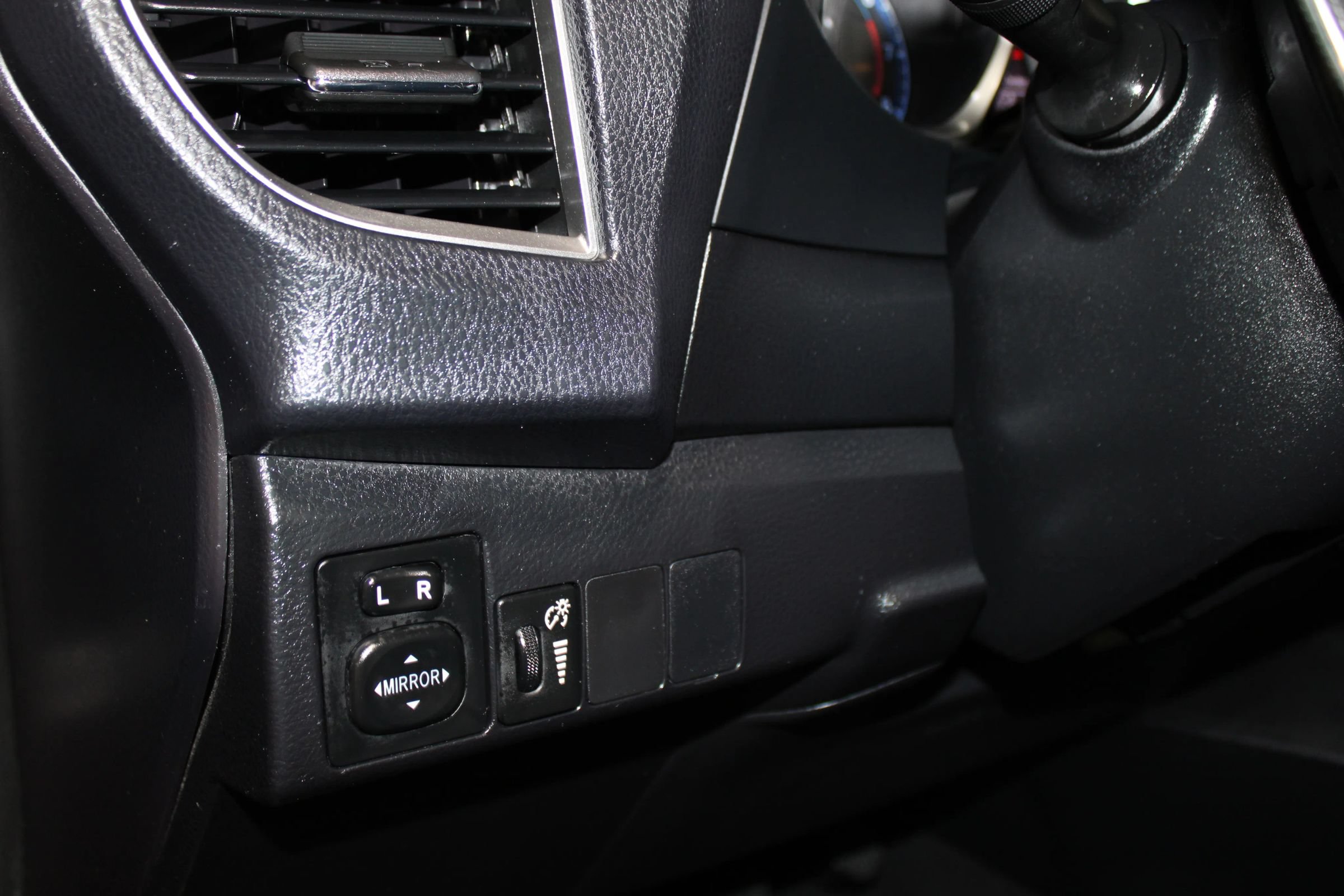 Used 2014 Toyota Corolla S Premium FWD image 19