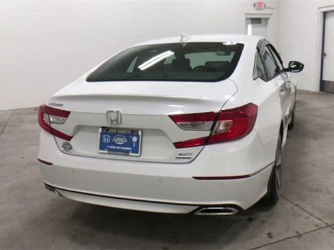 Used 2020 Honda Accord Touring image 9