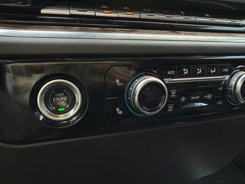 Used 2023 GMC Sierra 1500 SLE image 12