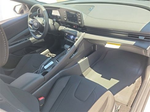 New 2025 Hyundai Elantra Sport image 12