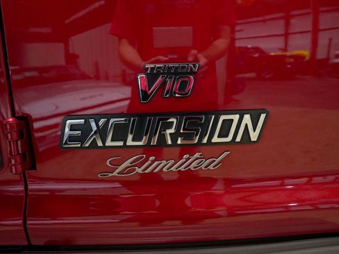 Used 2001 Ford Excursion Limited AWD/4WD image 24