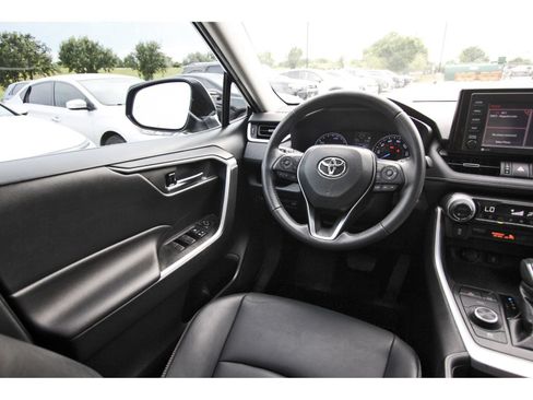 Used 2021 Toyota RAV4 XLE Premium AWD/4WD image 10