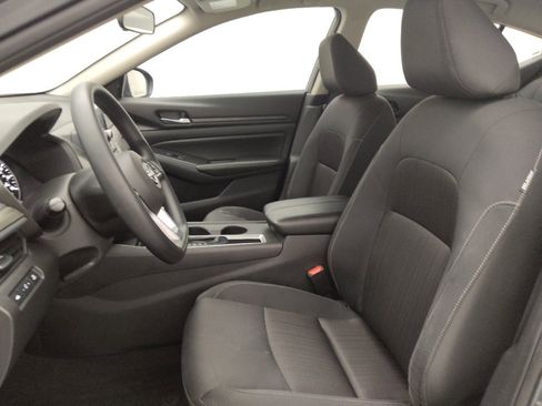 Used 2025 Nissan Altima 2.5 SV FWD image 17