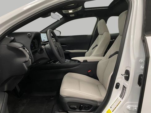 New 2026 Lexus UX 300h AWD image 28