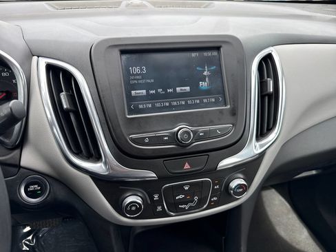 Used 2018 Chevrolet Equinox LS AWD/4WD image 18