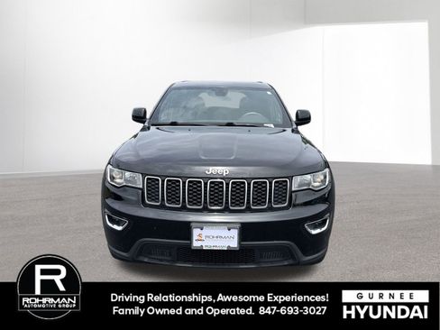 Used 2018 Jeep Grand Cherokee Laredo AWD/4WD image 3
