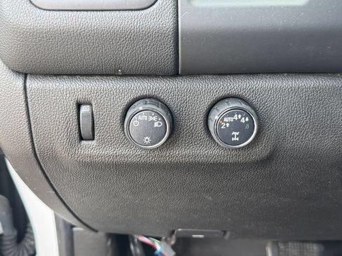 Used 2022 Chevrolet Colorado LT w/ Fleet Safety Package AWD/4WD image 18