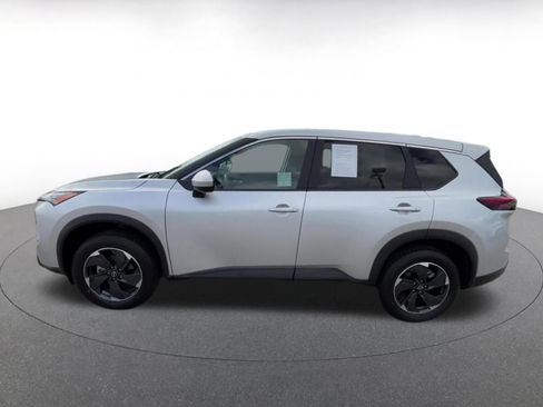 Used 2025 Nissan Rogue SV AWD/4WD image 9