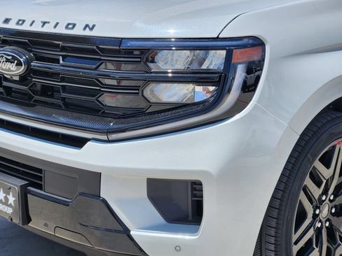 New 2026 Ford Expedition Max Platinum w/ Stealth Performance Package AWD/4WD image 6