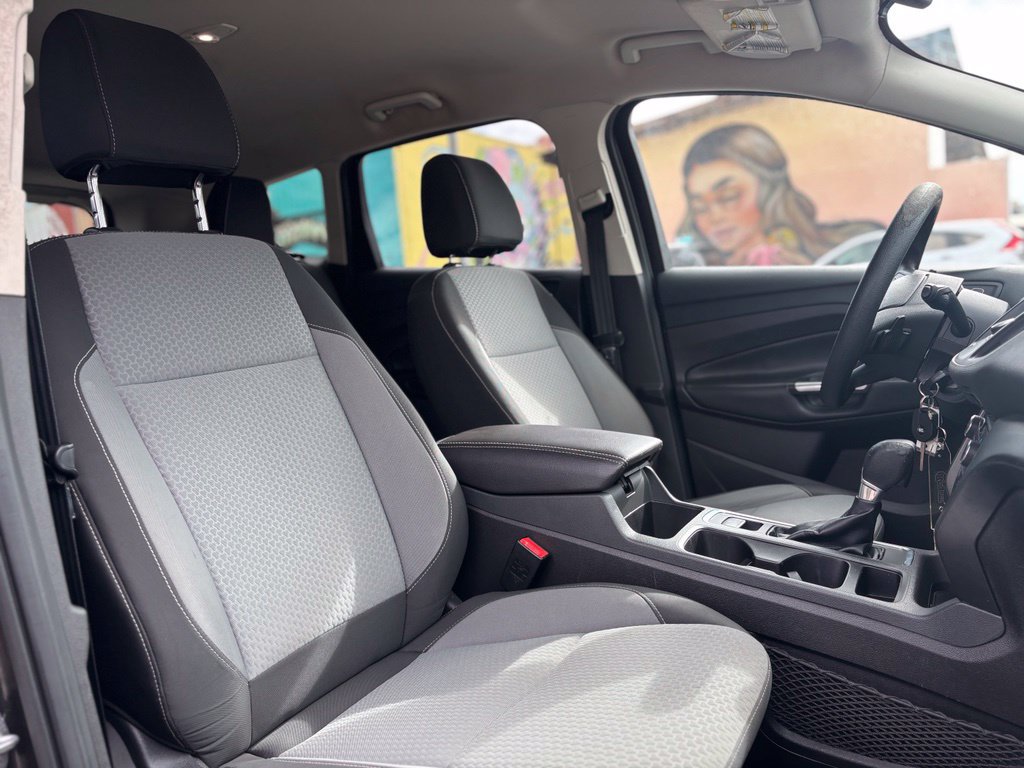 Used 2017 Ford Escape SE w/ Equipment Group 201A FWD image 9