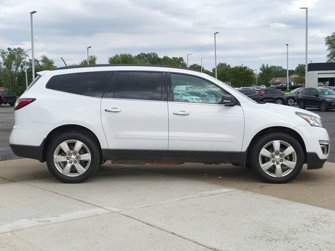 Used 2017 Chevrolet Traverse LT w/ Style and Technology Package AWD/4WD image 4