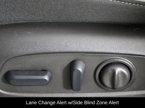 Used 2024 Chevrolet TrailBlazer LT w/ Convenience Package FWD image 23