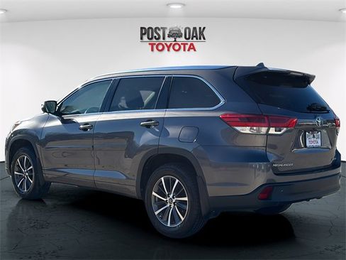 Used 2017 Toyota Highlander XLE image 5