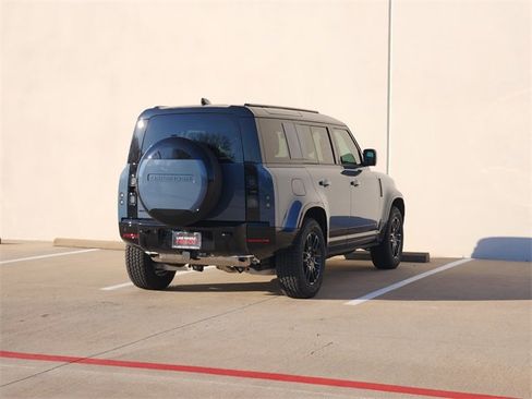 New 2026 Land Rover Defender 110 X-Dynamic SE image 4