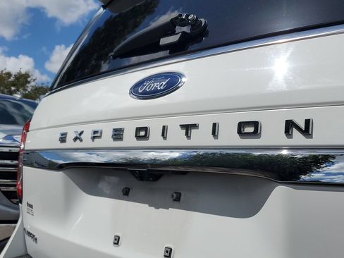 Used 2024 Ford Expedition Limited RWD image 7
