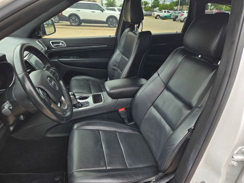Used 2020 Jeep Grand Cherokee Limited w/ Luxury Group II RWD image 23