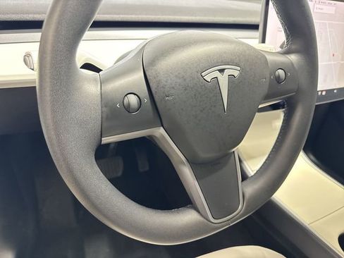 Used 2020 Tesla Model Y Long Range image 15