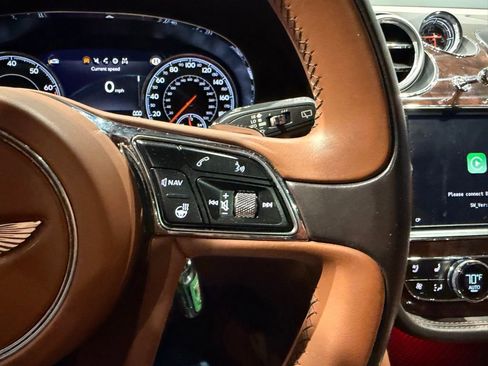 Used 2018 Bentley Bentayga AWD/4WD image 13