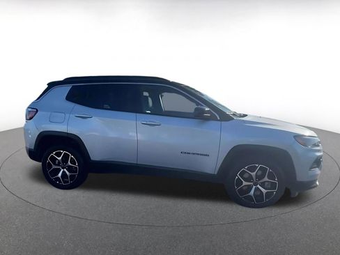 Used 2025 Jeep Compass Limited AWD/4WD image 16