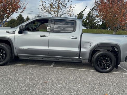 Used 2025 GMC Sierra 1500 Elevation image 3