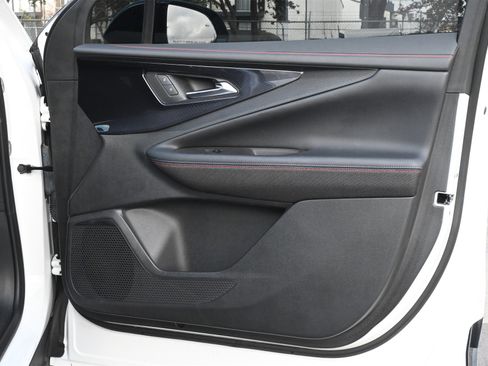 Used 2024 Chevrolet Blazer EV RS image 27