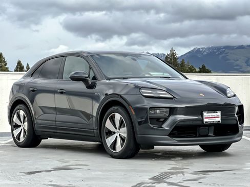 Used 2025 Porsche Macan Electric image 10