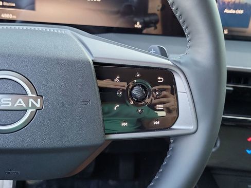 Certified 2025 Nissan Murano SV image 6